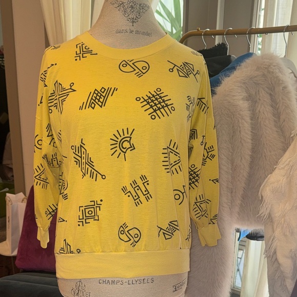 Sweaters - Yellow Black Graphic Vintage 3/4 Length Sleeve Sweater 80s 90s Retro Top Medium